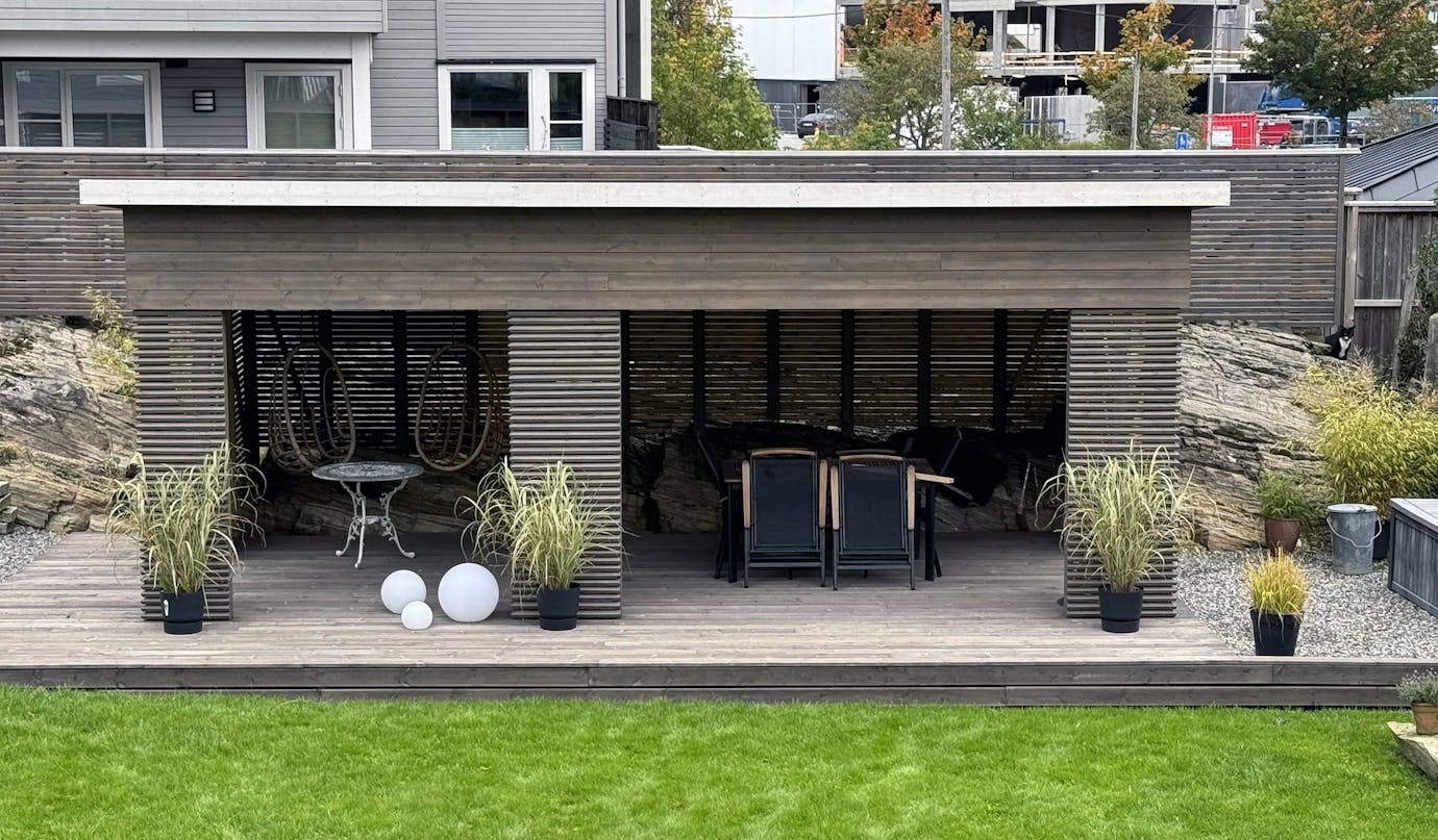 Kæmpe uderum med middelhavsstemning Kæmpe uderum med middelhavsstemning